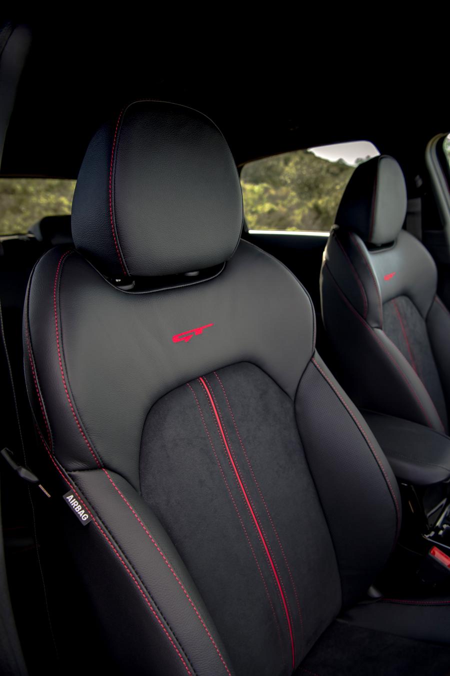 Интерьер Kia Ceed GT 2019 года  (UK) (фото 35 из 43)
